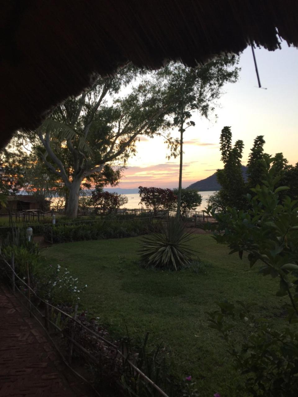 Cape Mac Lodge Cape Maclear ภายนอก รูปภาพ