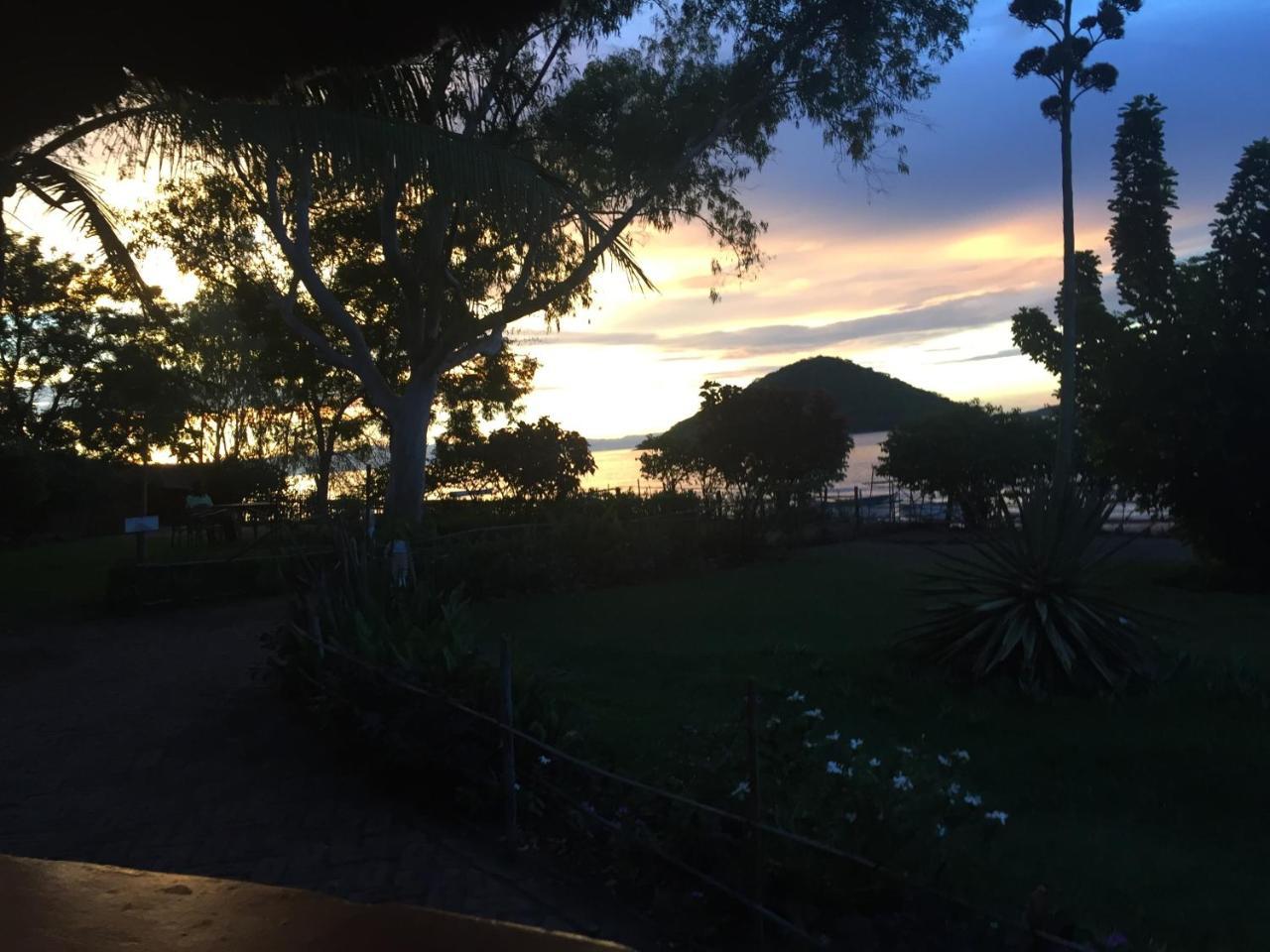 Cape Mac Lodge Cape Maclear ภายนอก รูปภาพ
