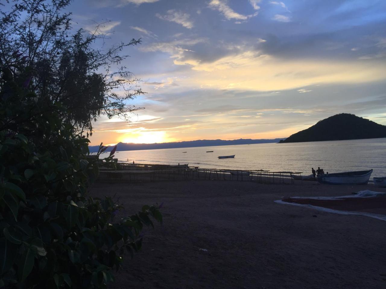 Cape Mac Lodge Cape Maclear ภายนอก รูปภาพ